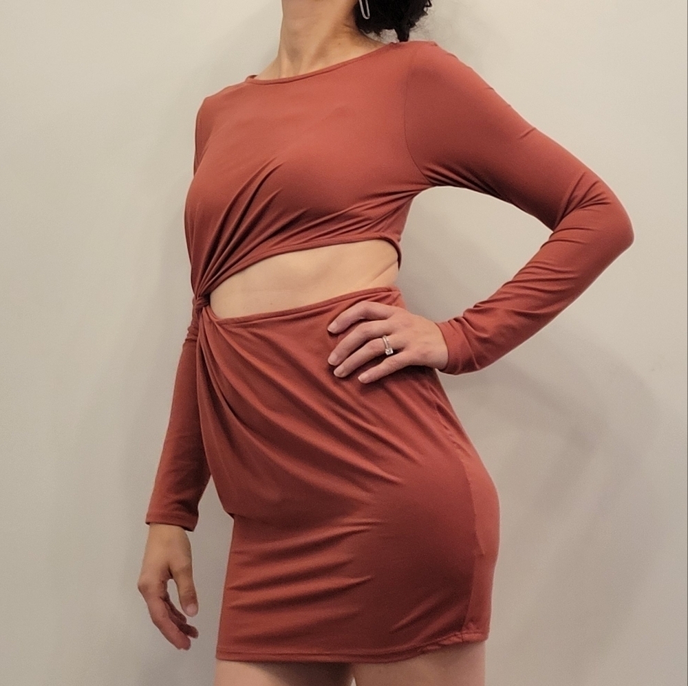 Blue Blush side cut out bodycon dress size Medium - Picture 5 of 9